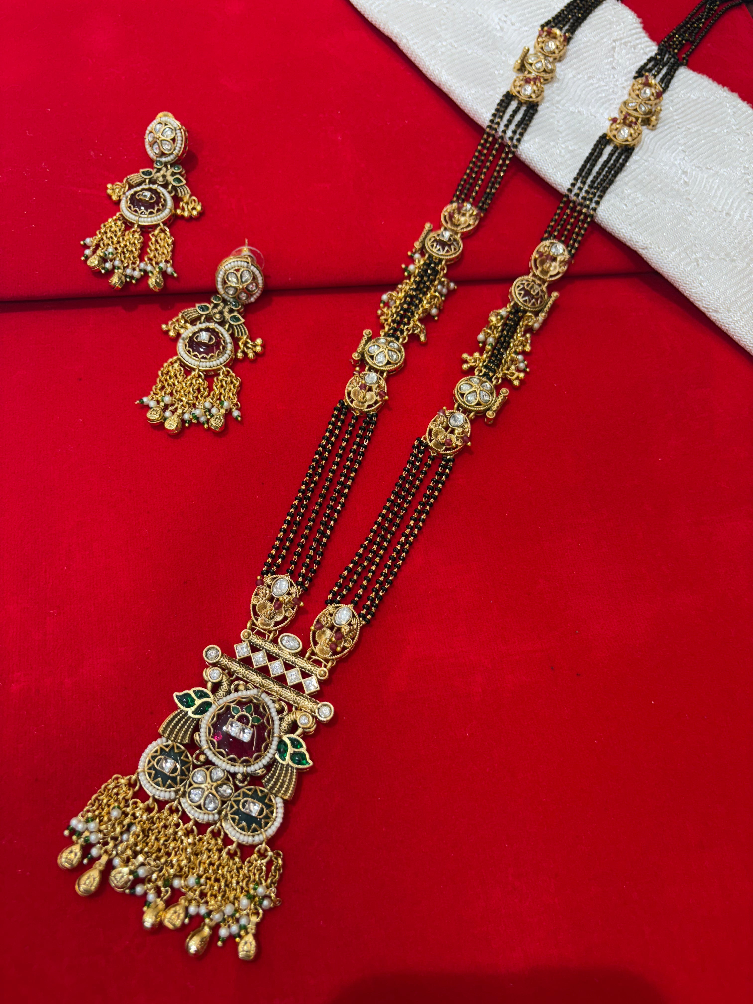 Antique Kundan Mangalsuta