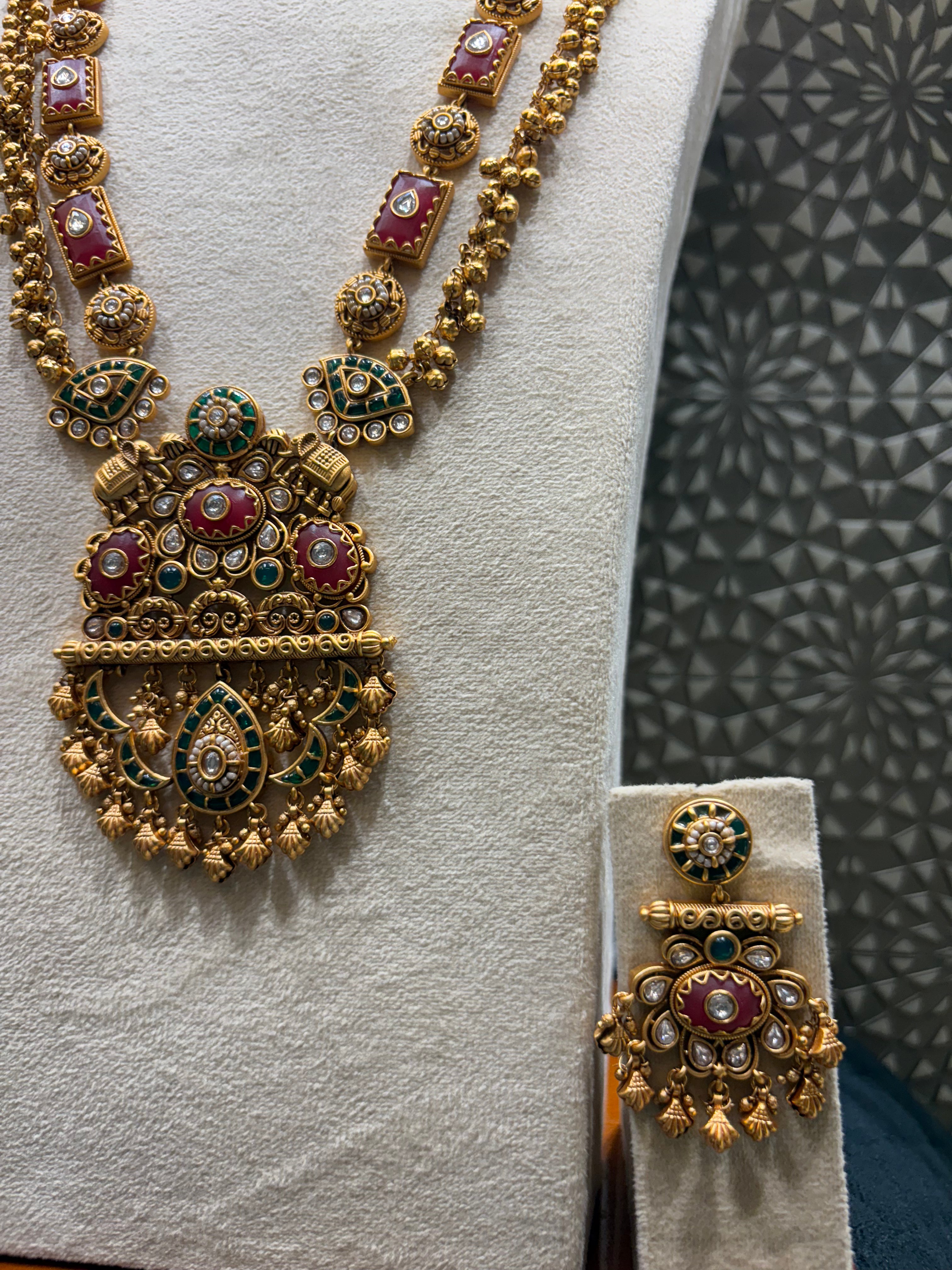 Heritage Jewelry Set