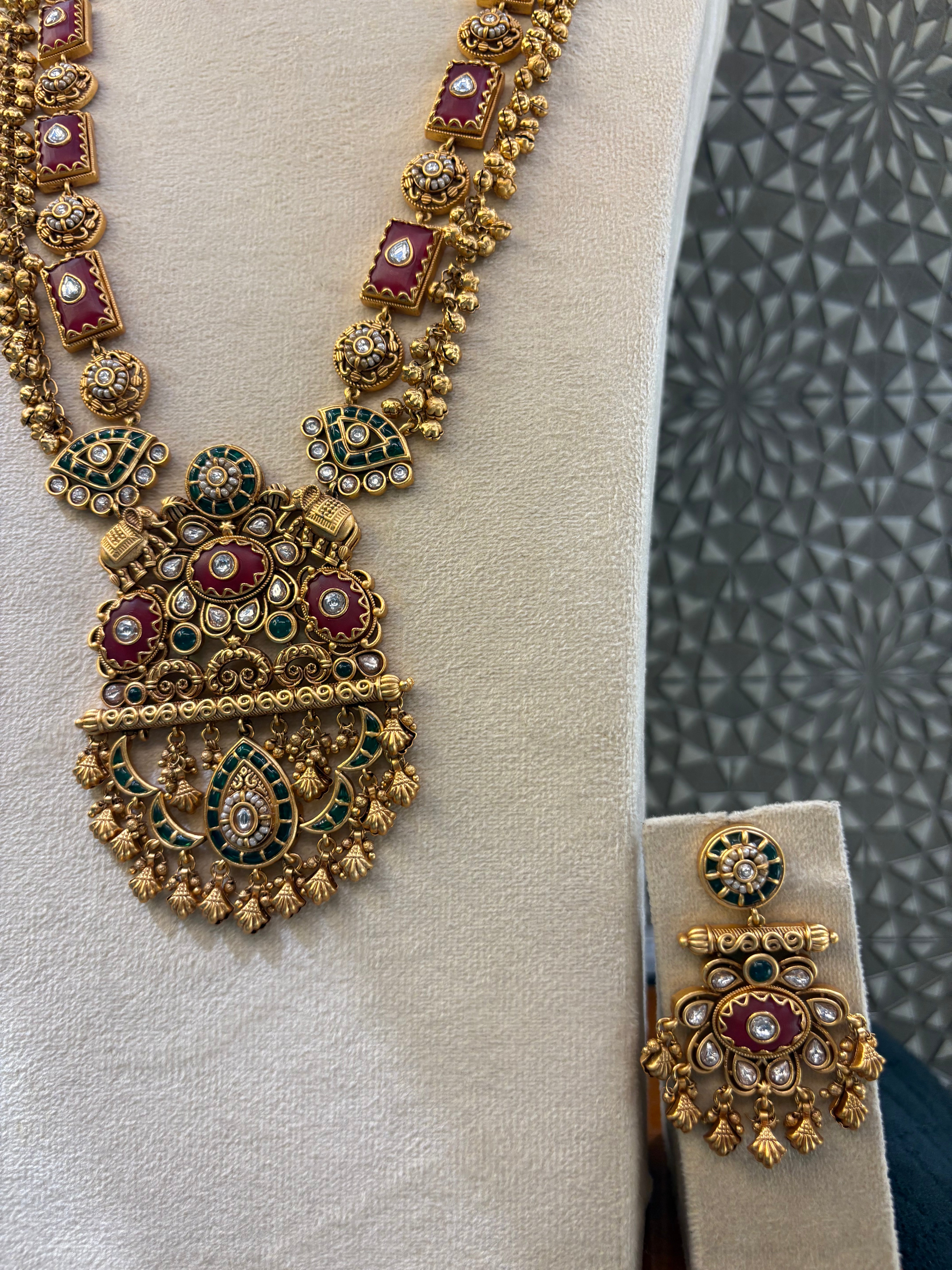 Heritage Jewelry Set