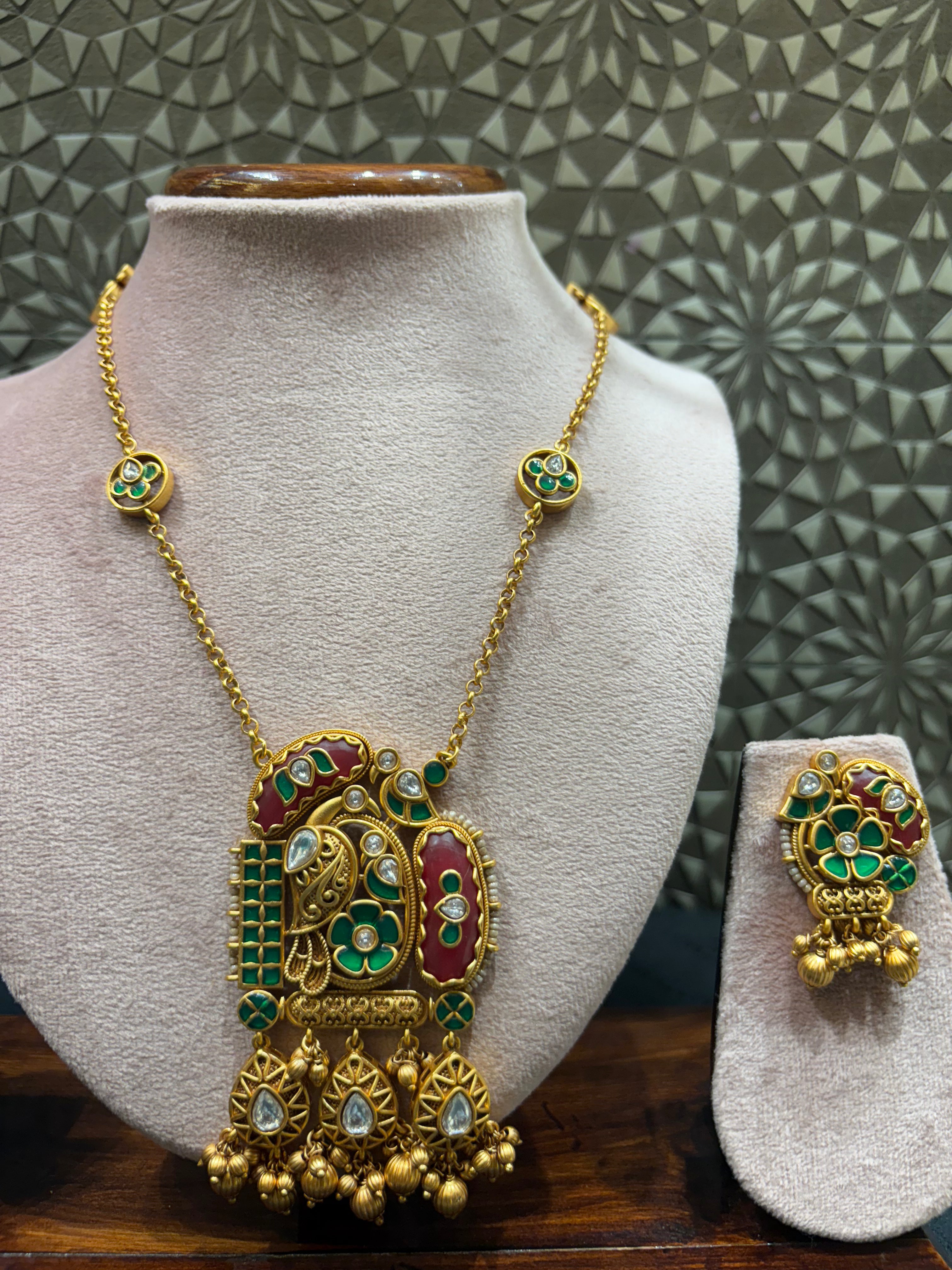 Heritage Jewelry Set