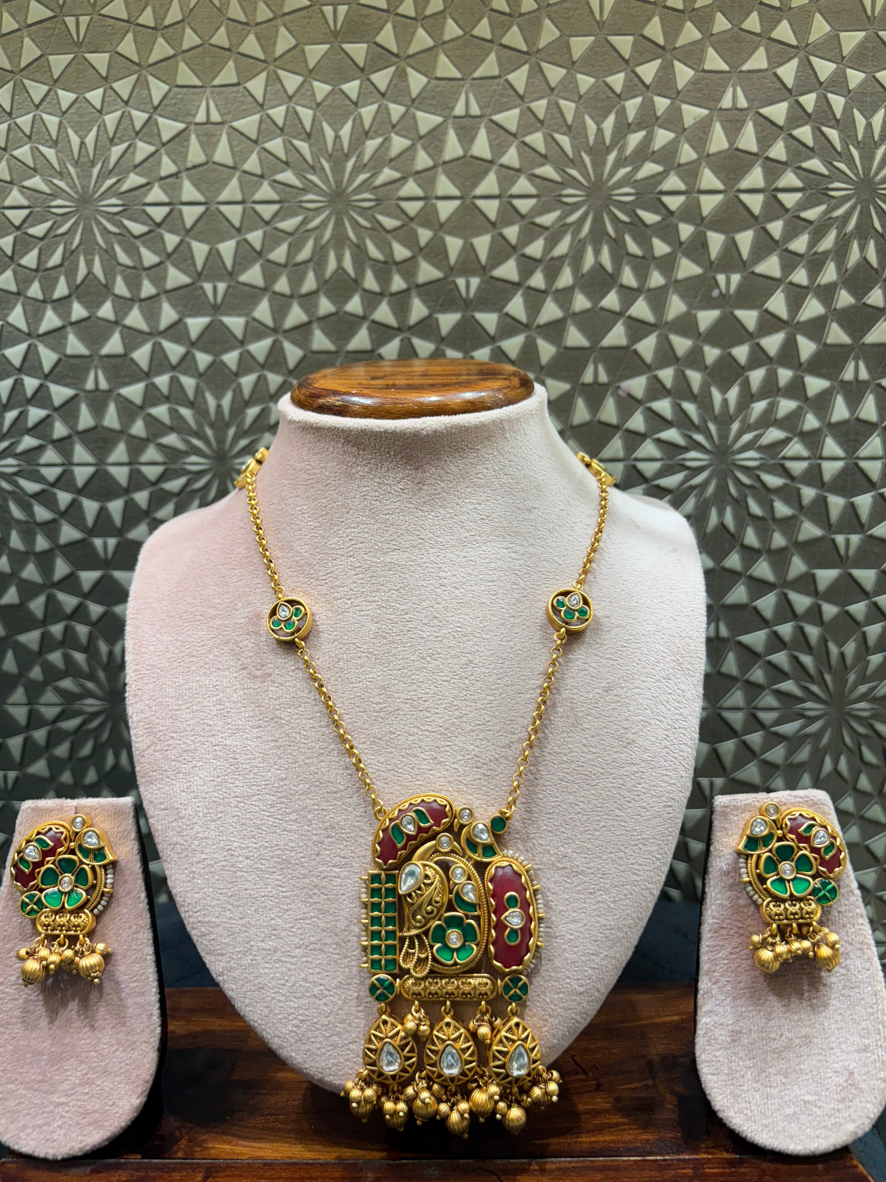 Heritage Jewelry Set