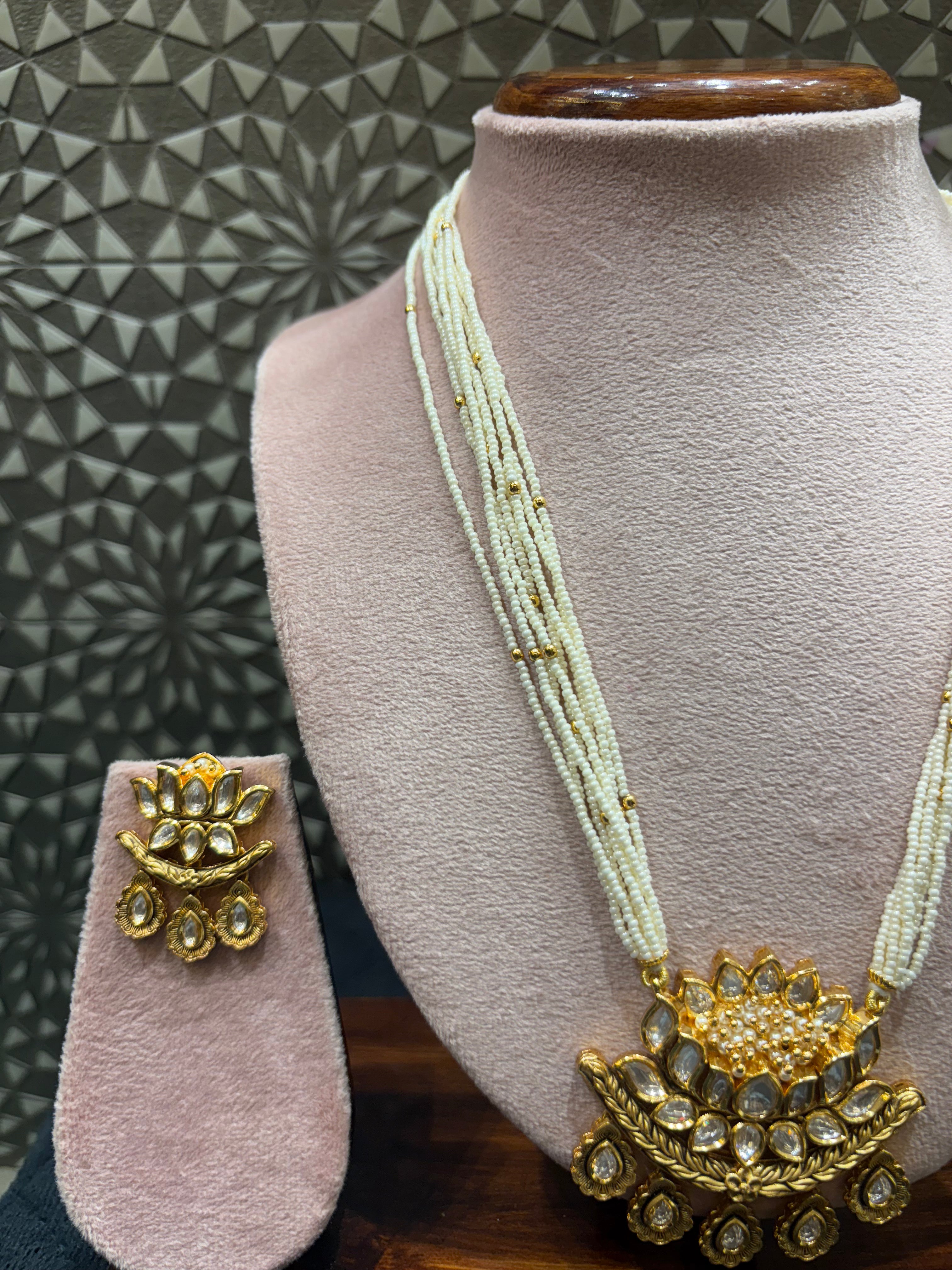 Kundan Necklace Set