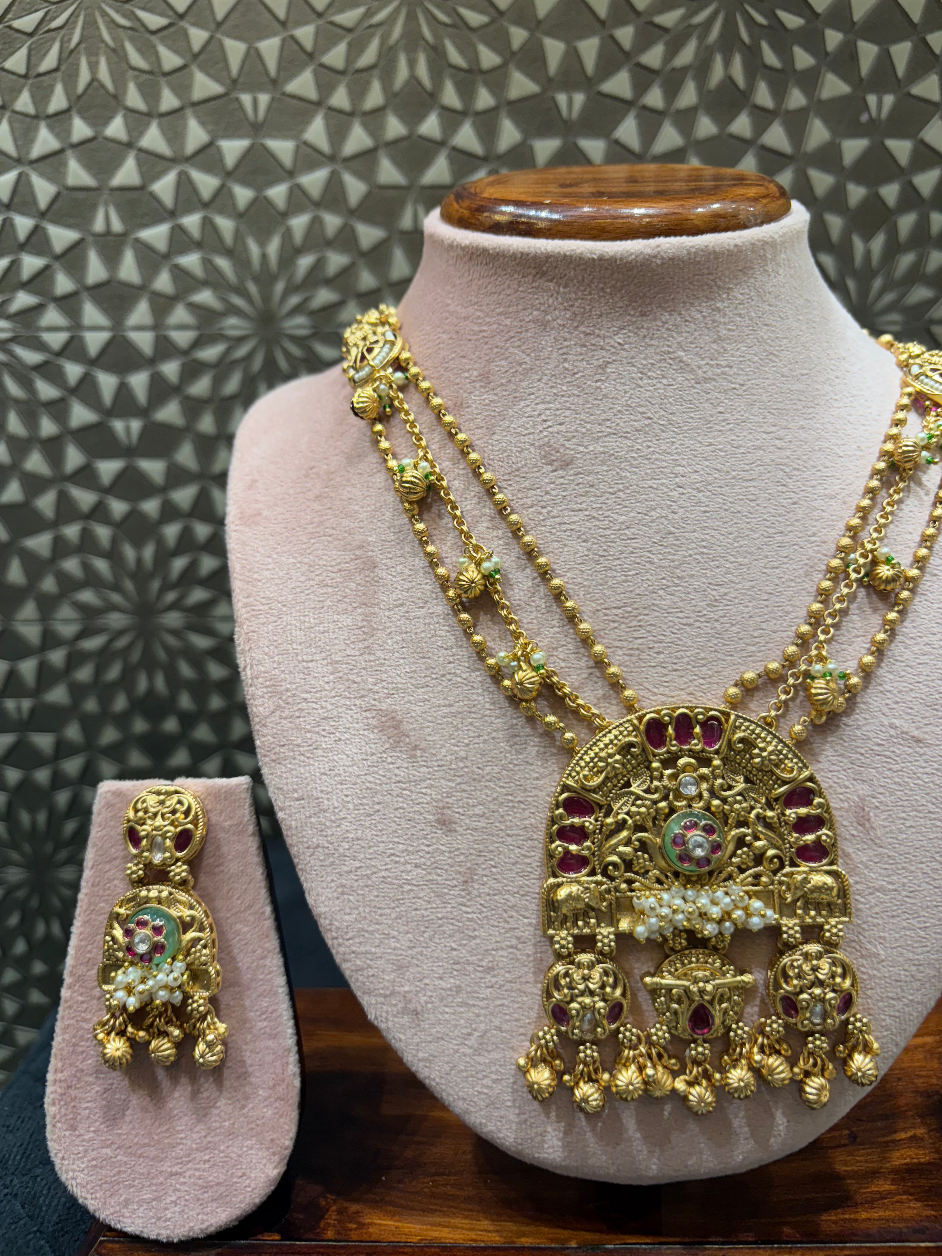 Heritage Jewelry set