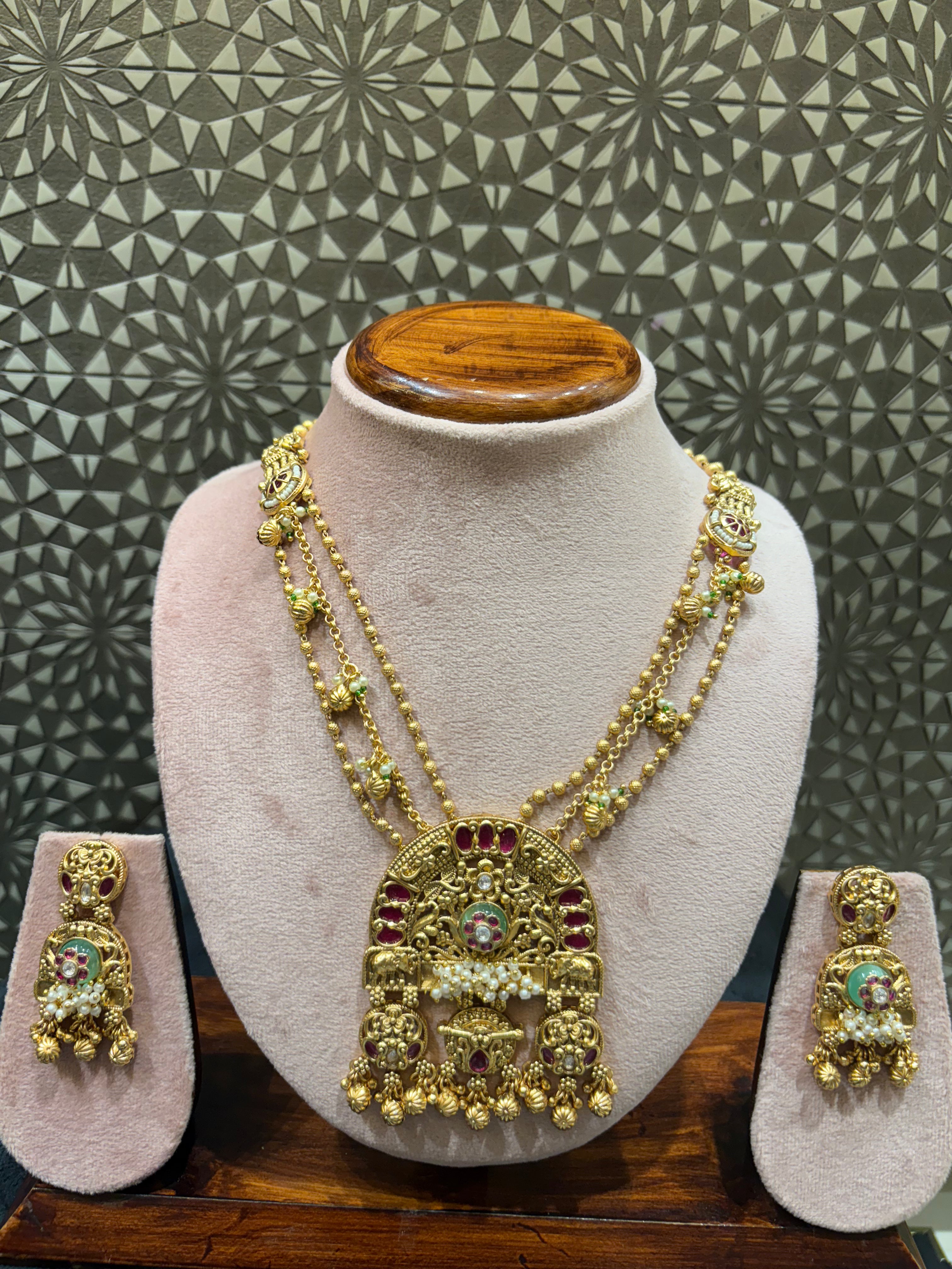 Heritage Jewelry set