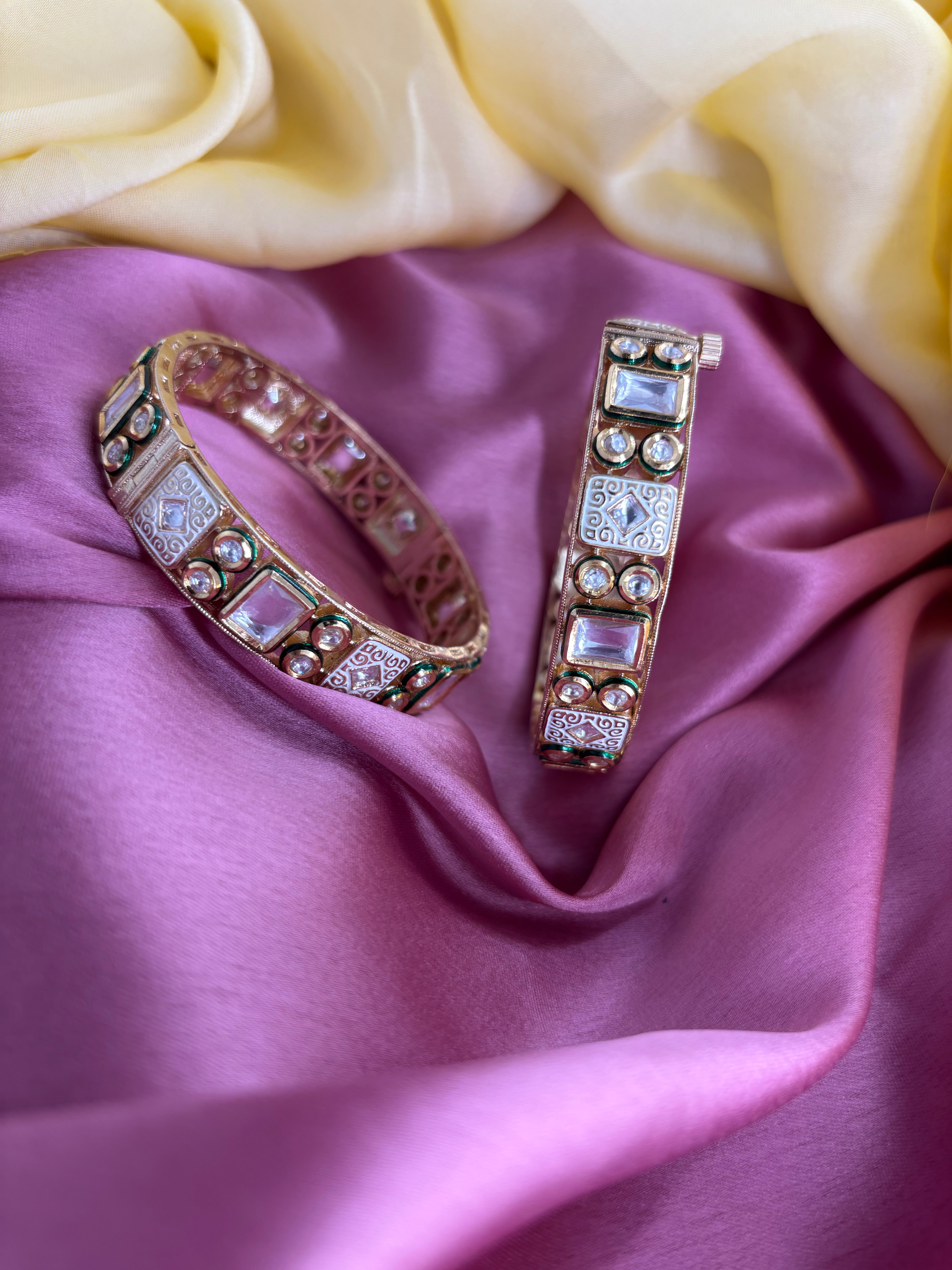 Antique Kundan Bangle