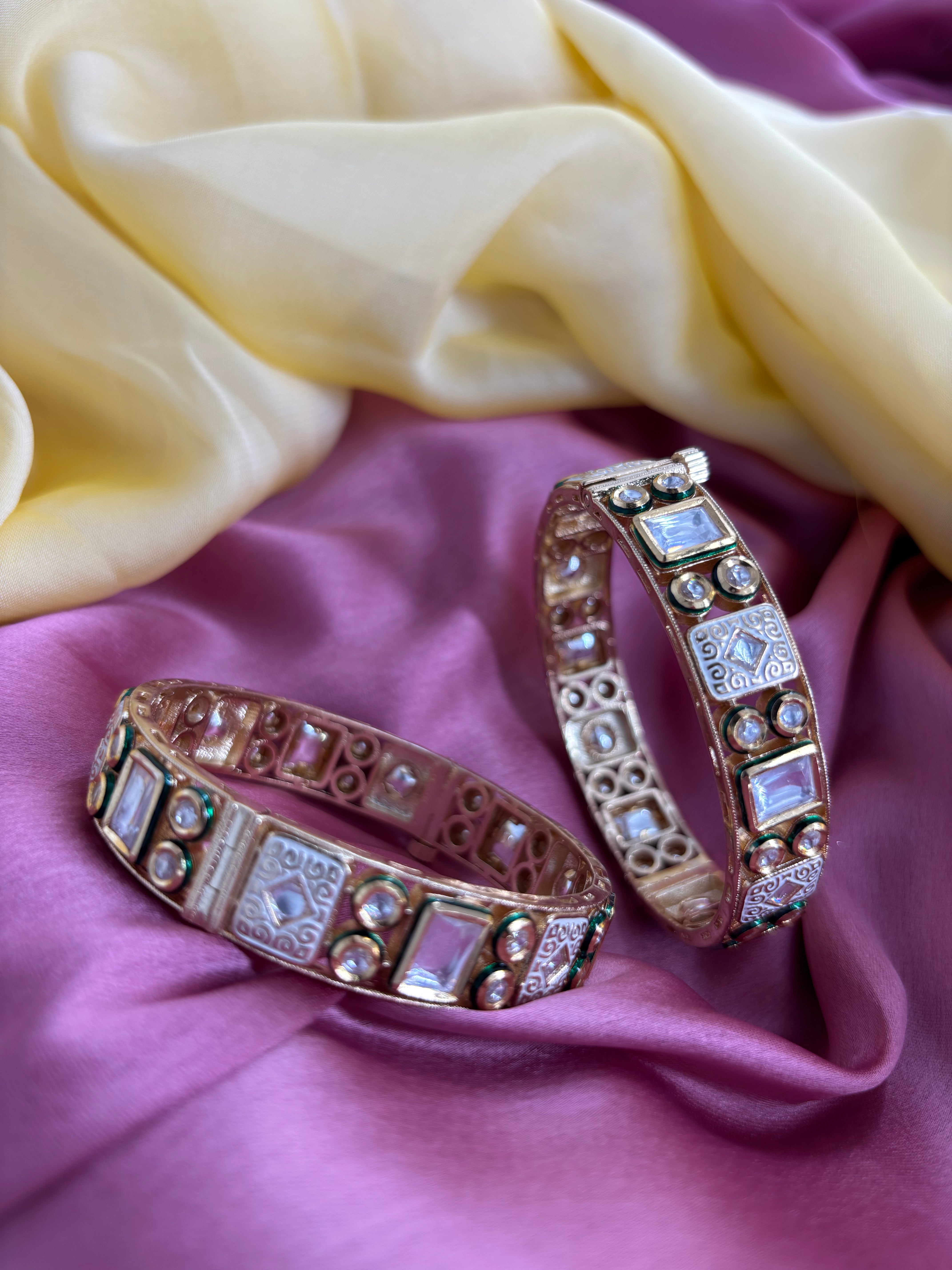 Antique Kundan Bangle