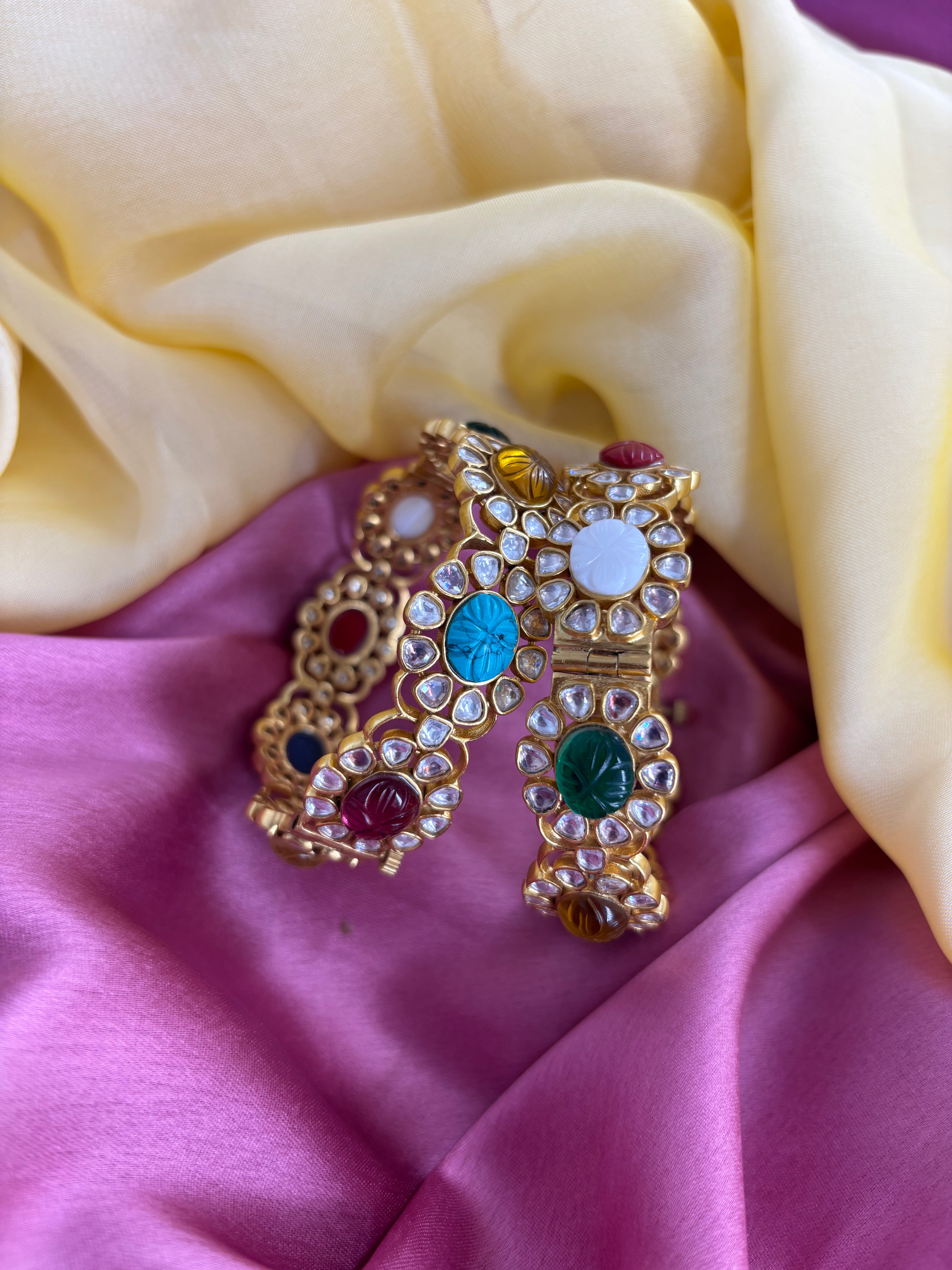 Antique Kundan Bangle