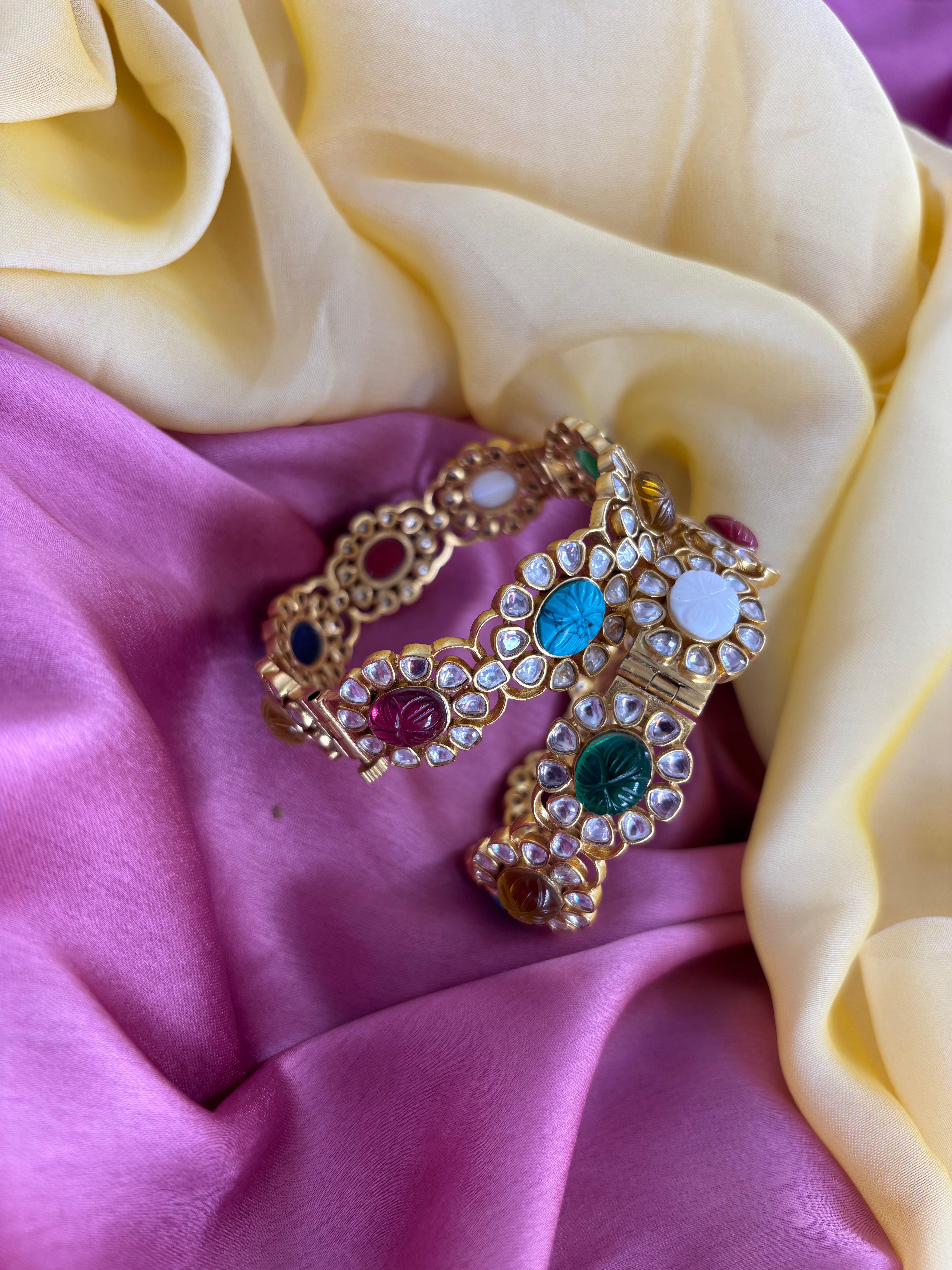 Antique Kundan Bangle