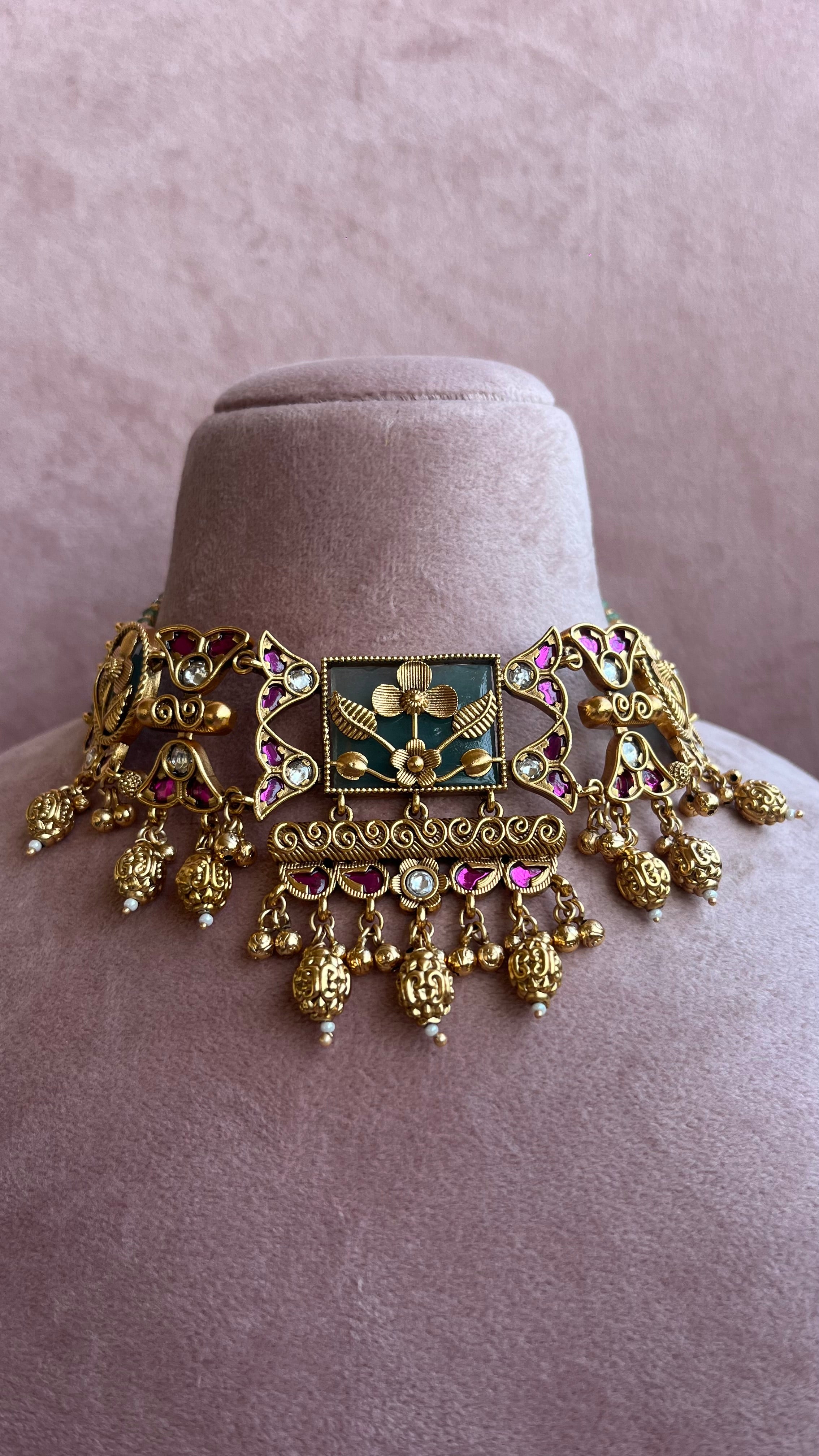 Heritage Jewelry Set