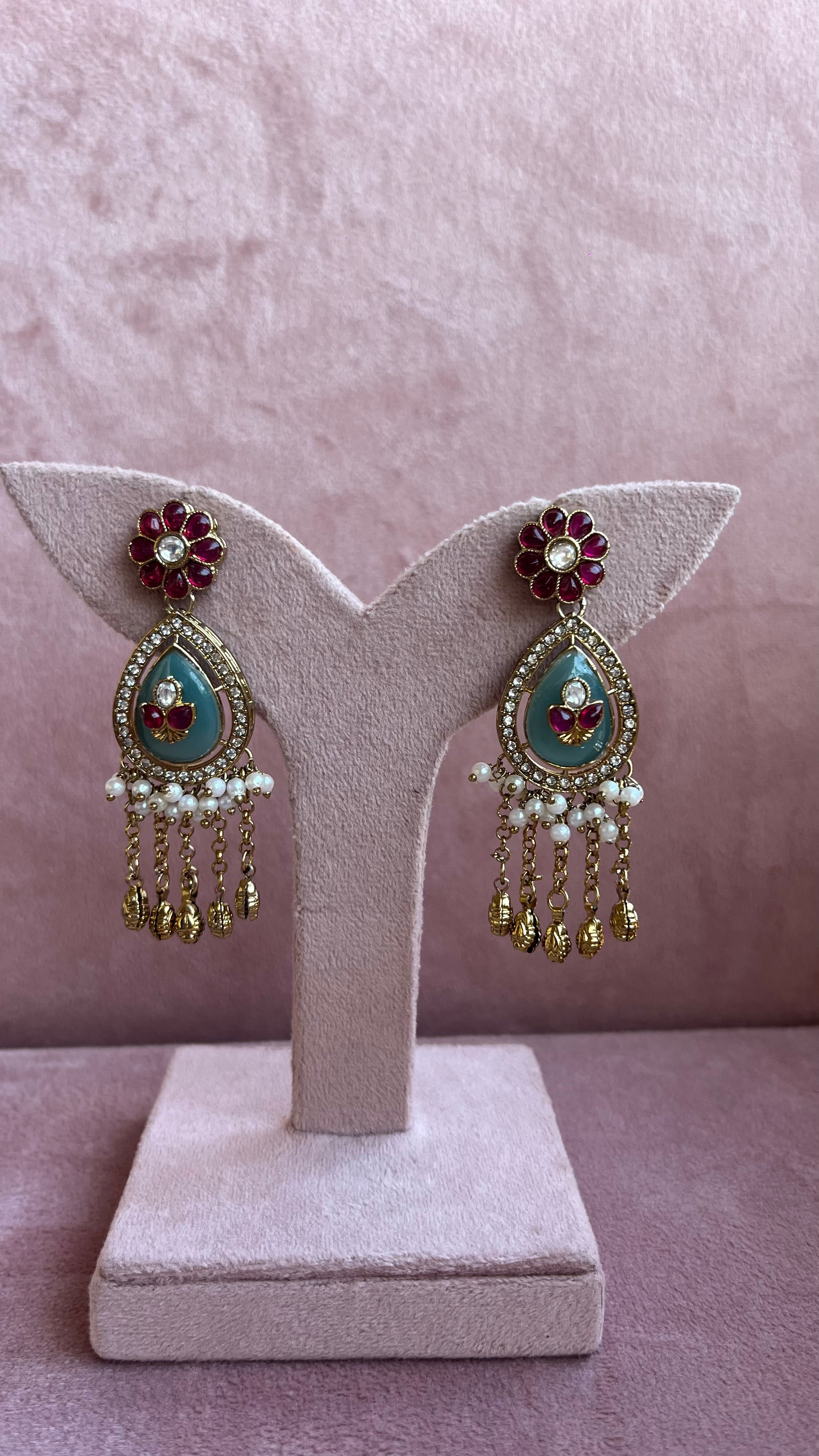 Heritage Jewelry Set