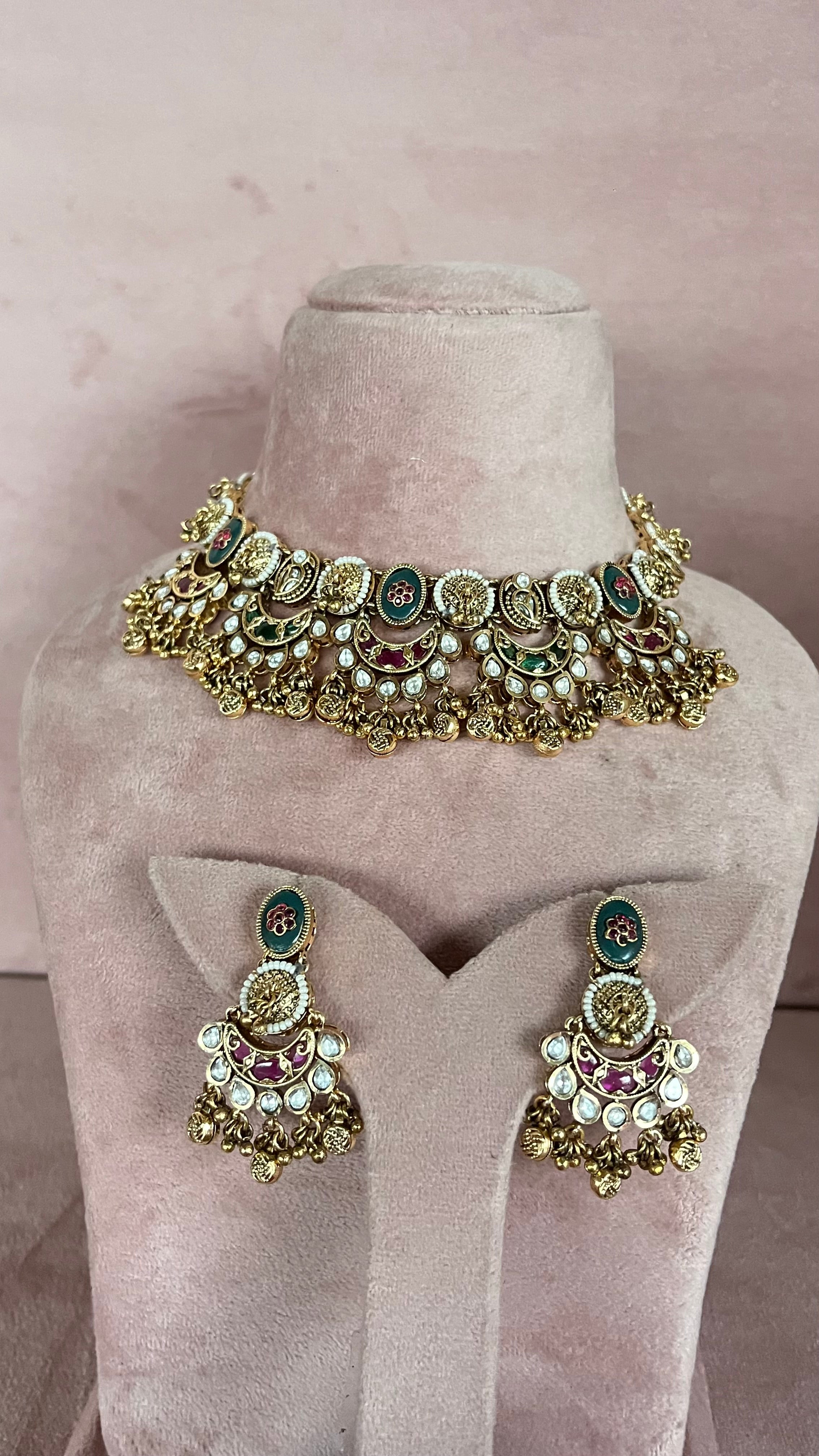 Heritage Jewelry Set