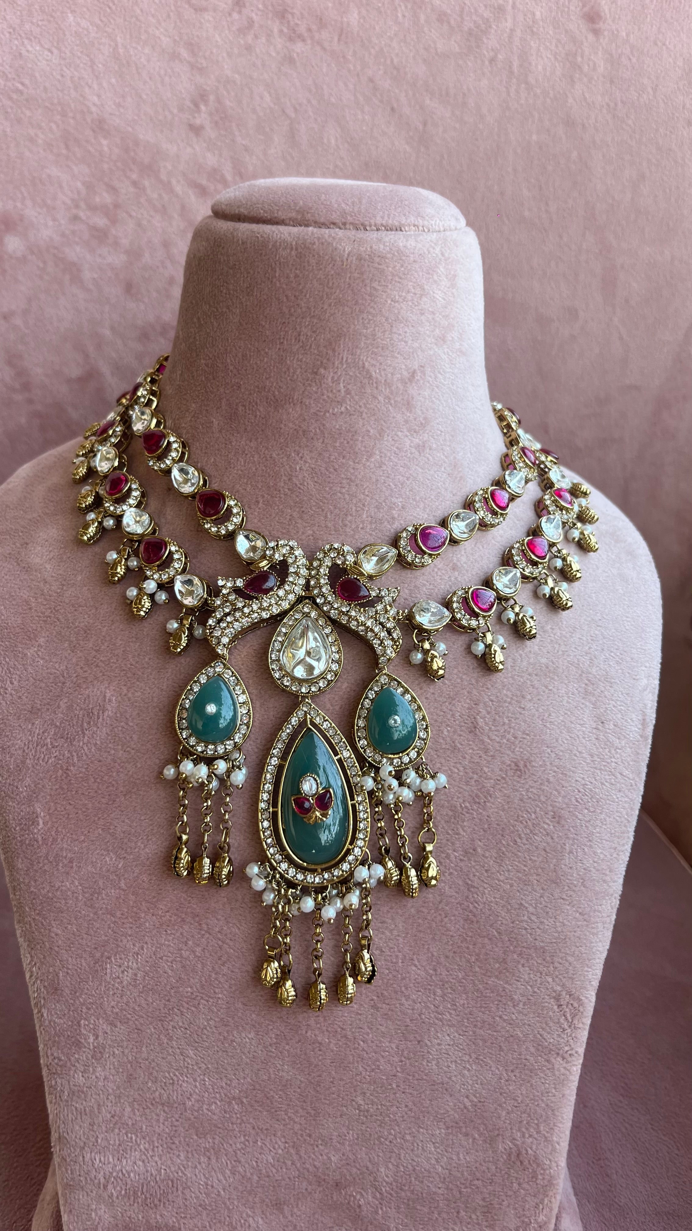 Heritage Jewelry Set