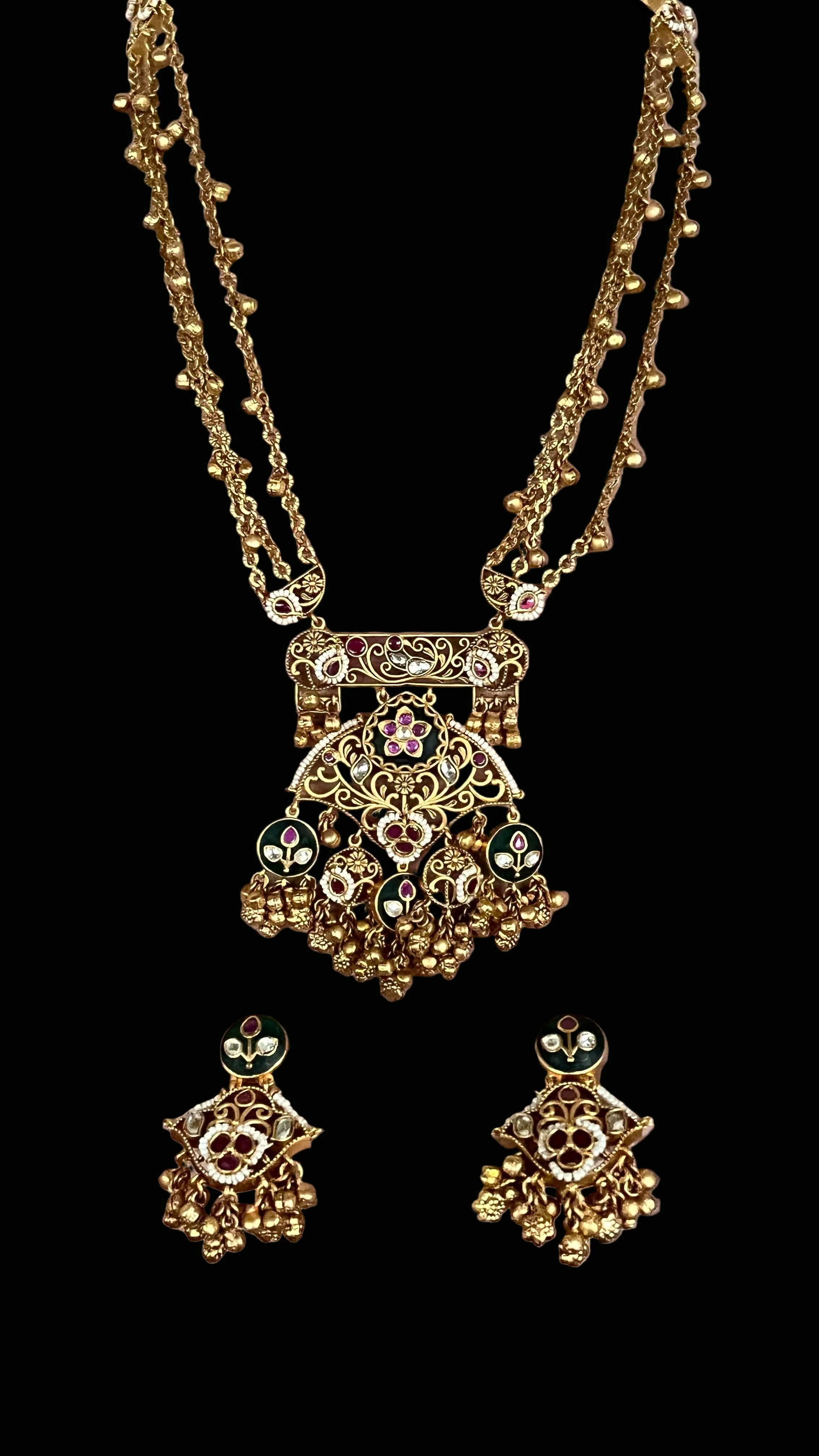 Heritage Jewelry Set