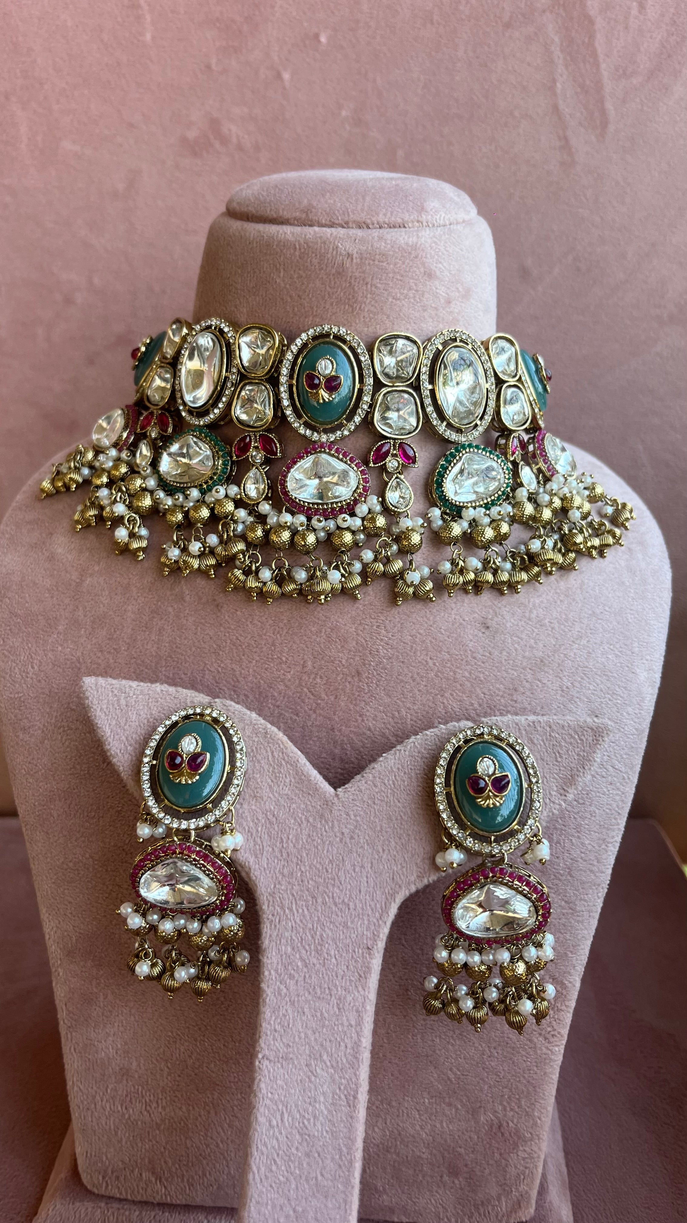 Heritage Jewelry Set