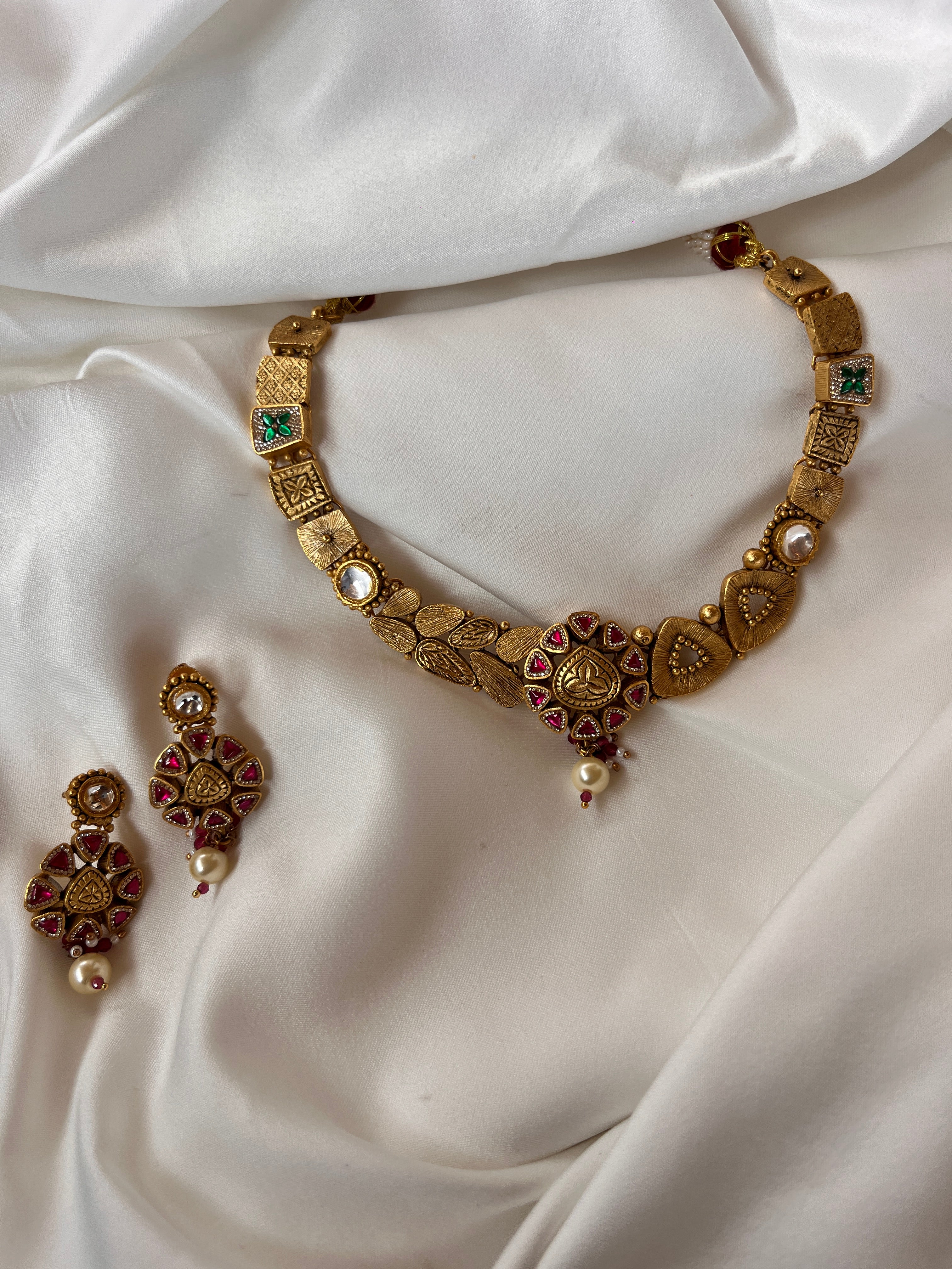 Antique Jewellery Set