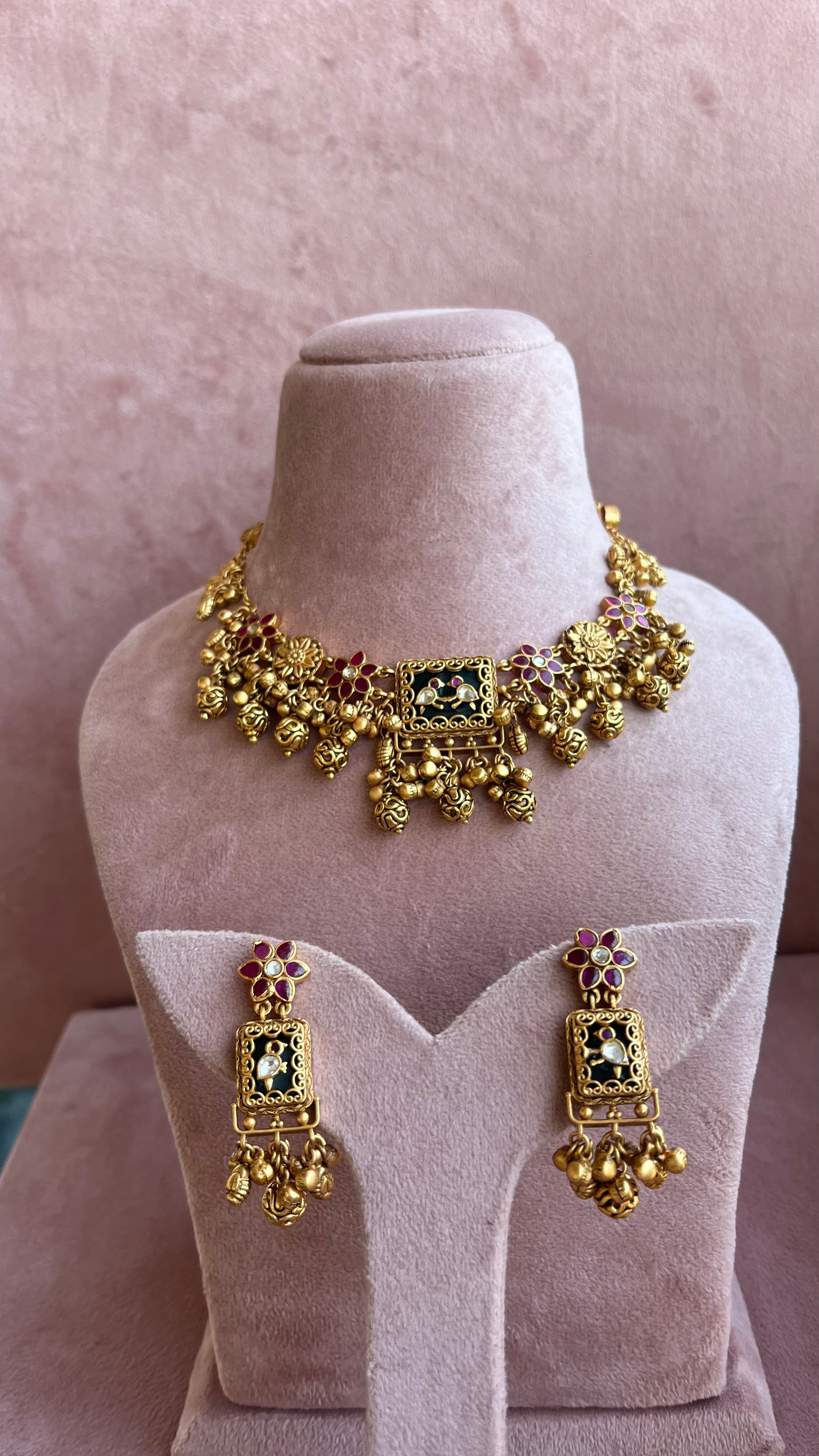 Heritage Jewelry Set