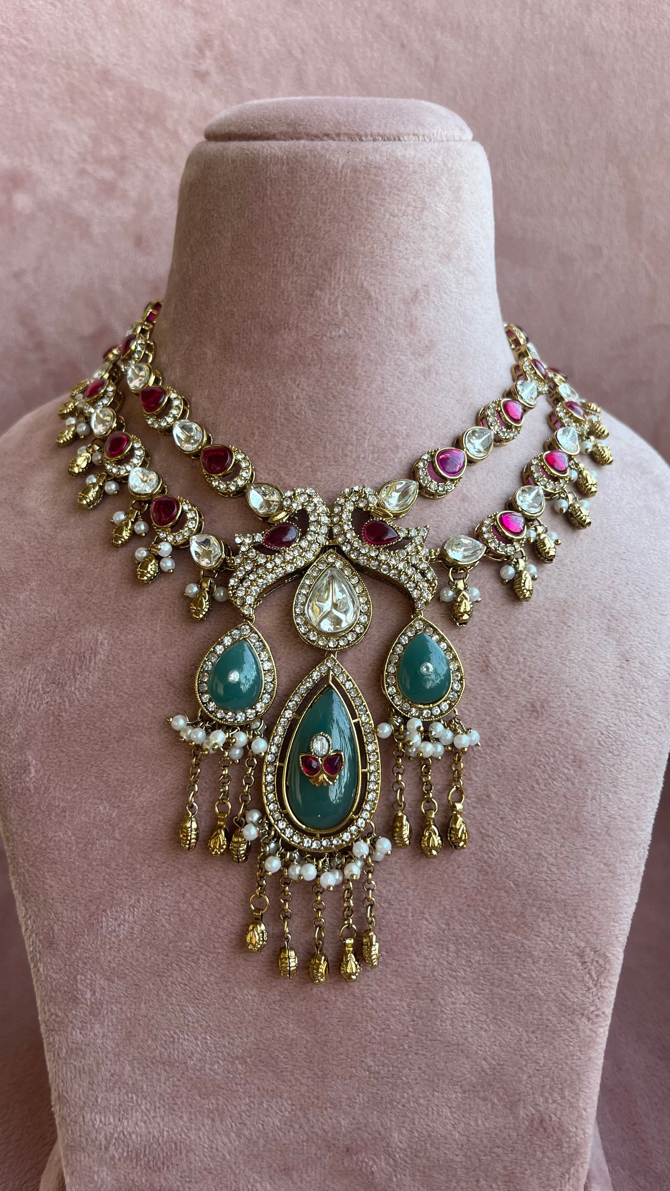 Heritage Jewelry Set