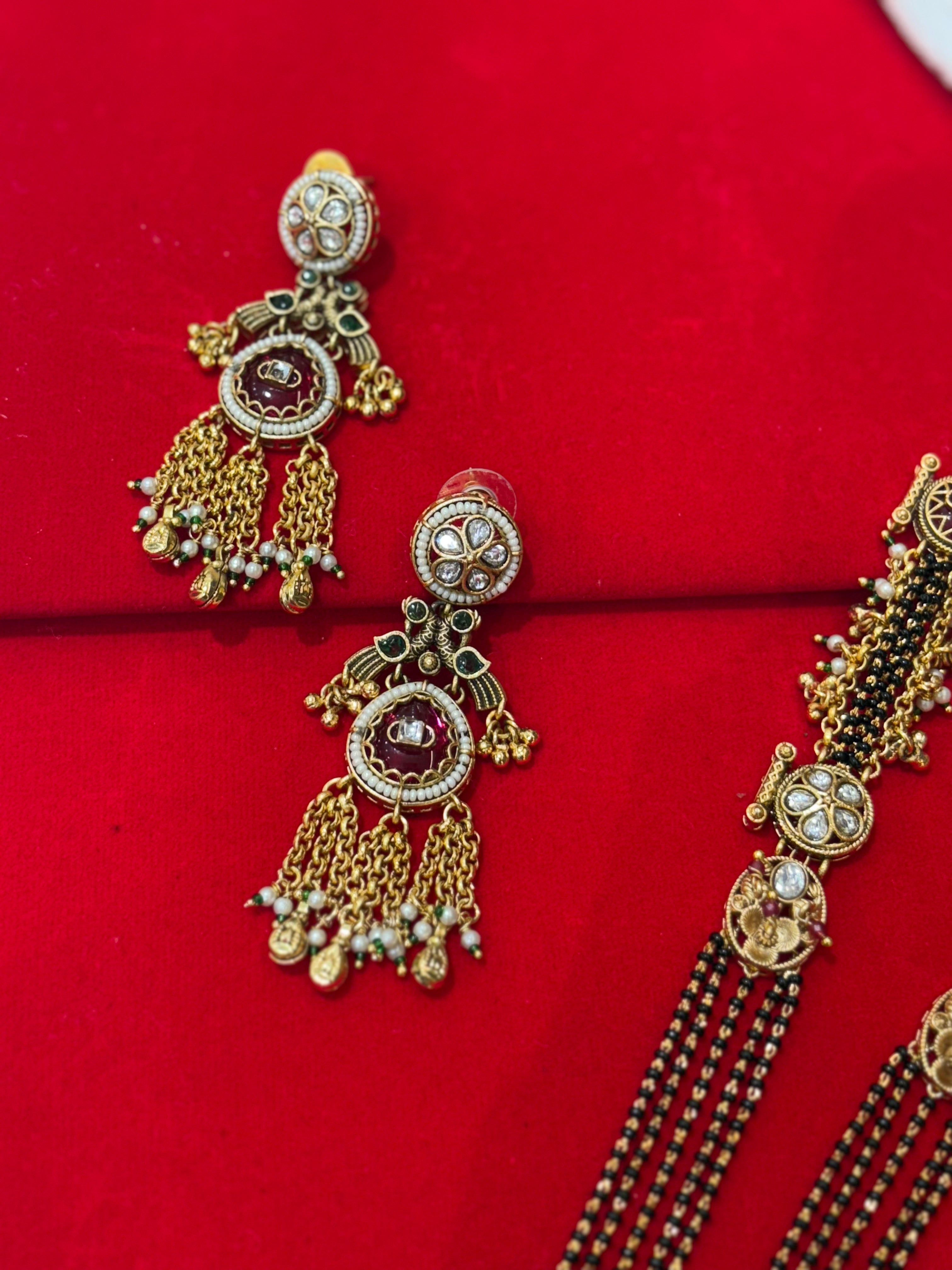 Antique Kundan Mangalsuta