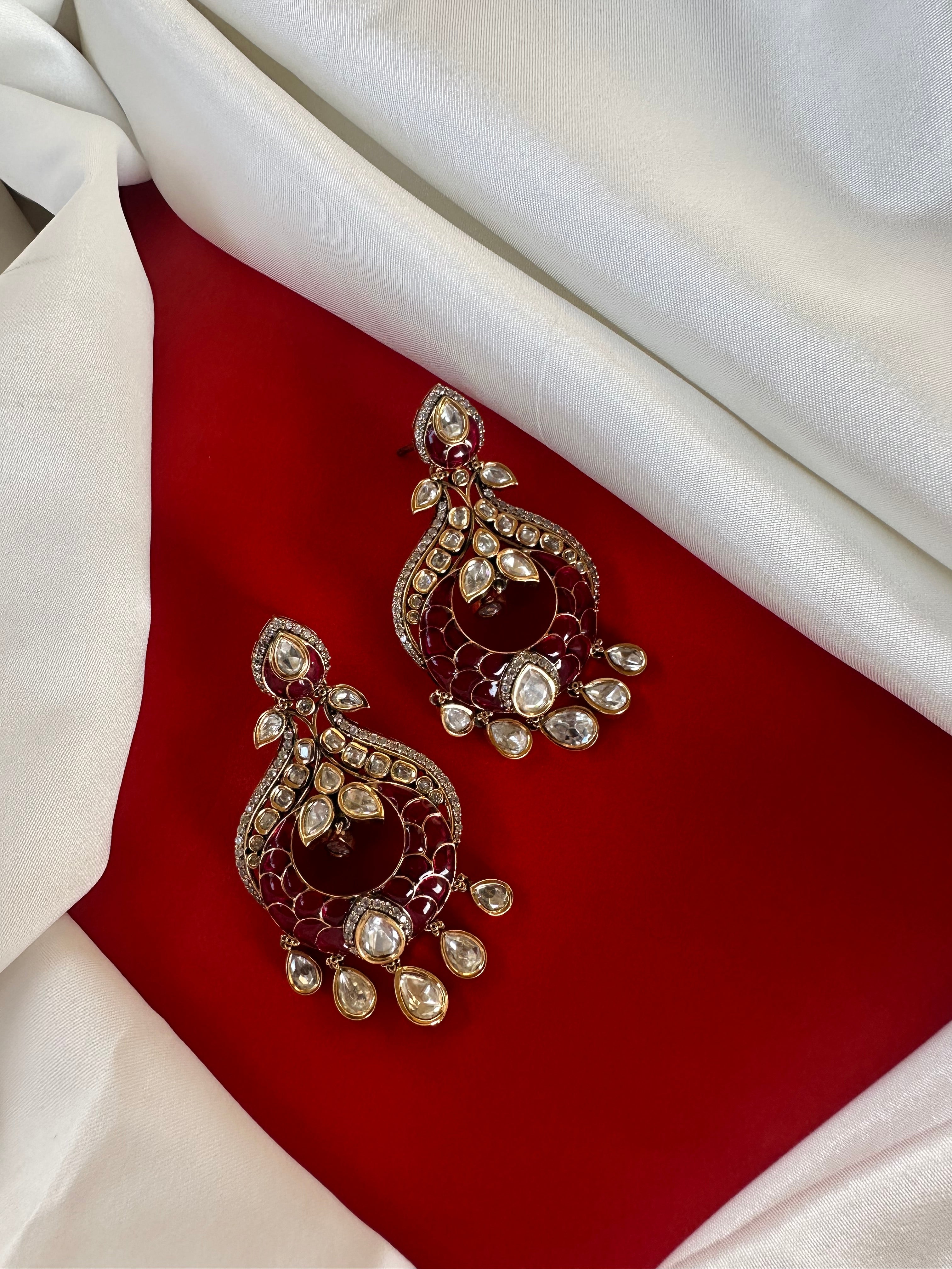 Hipoksi Earrings