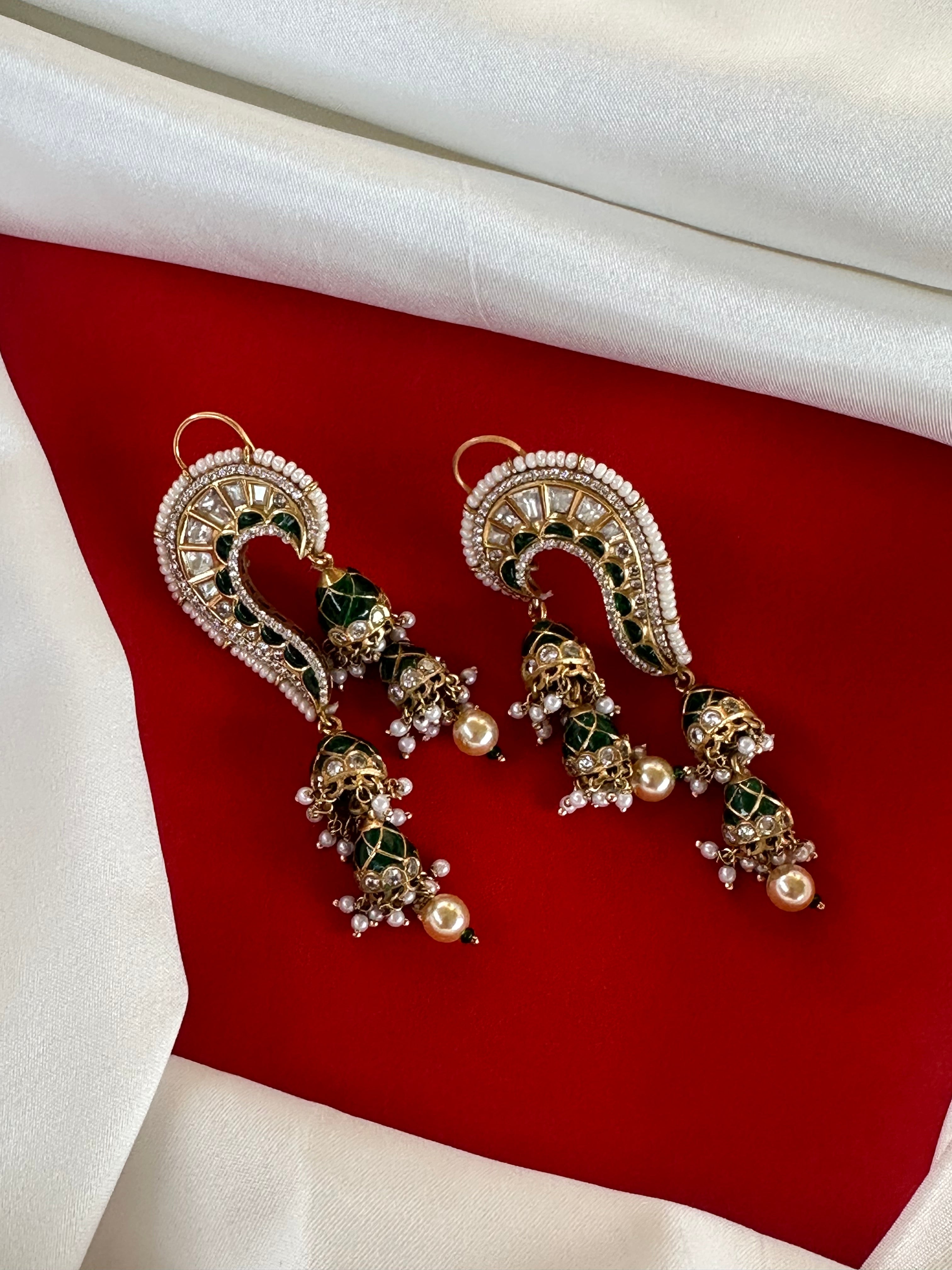 Hipoksi Earrings