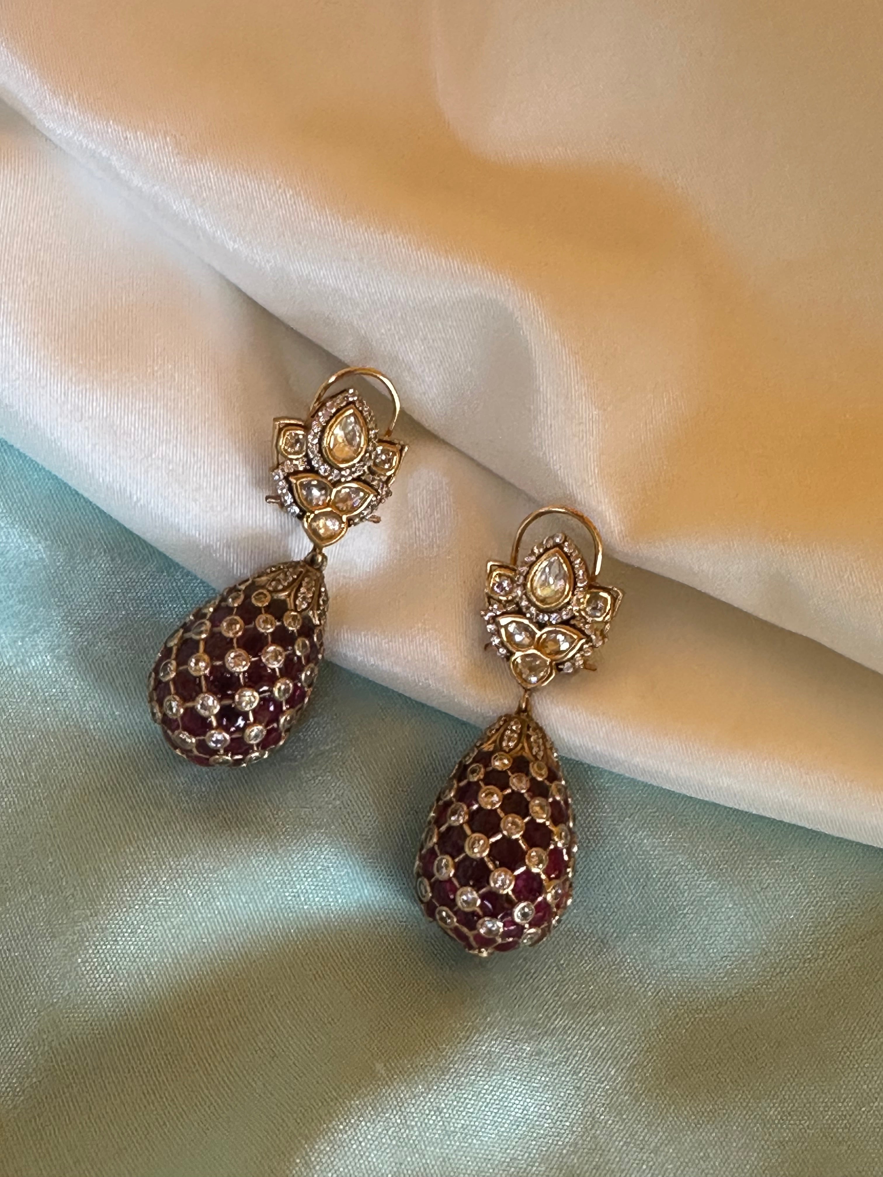 Hipoksi Earrings