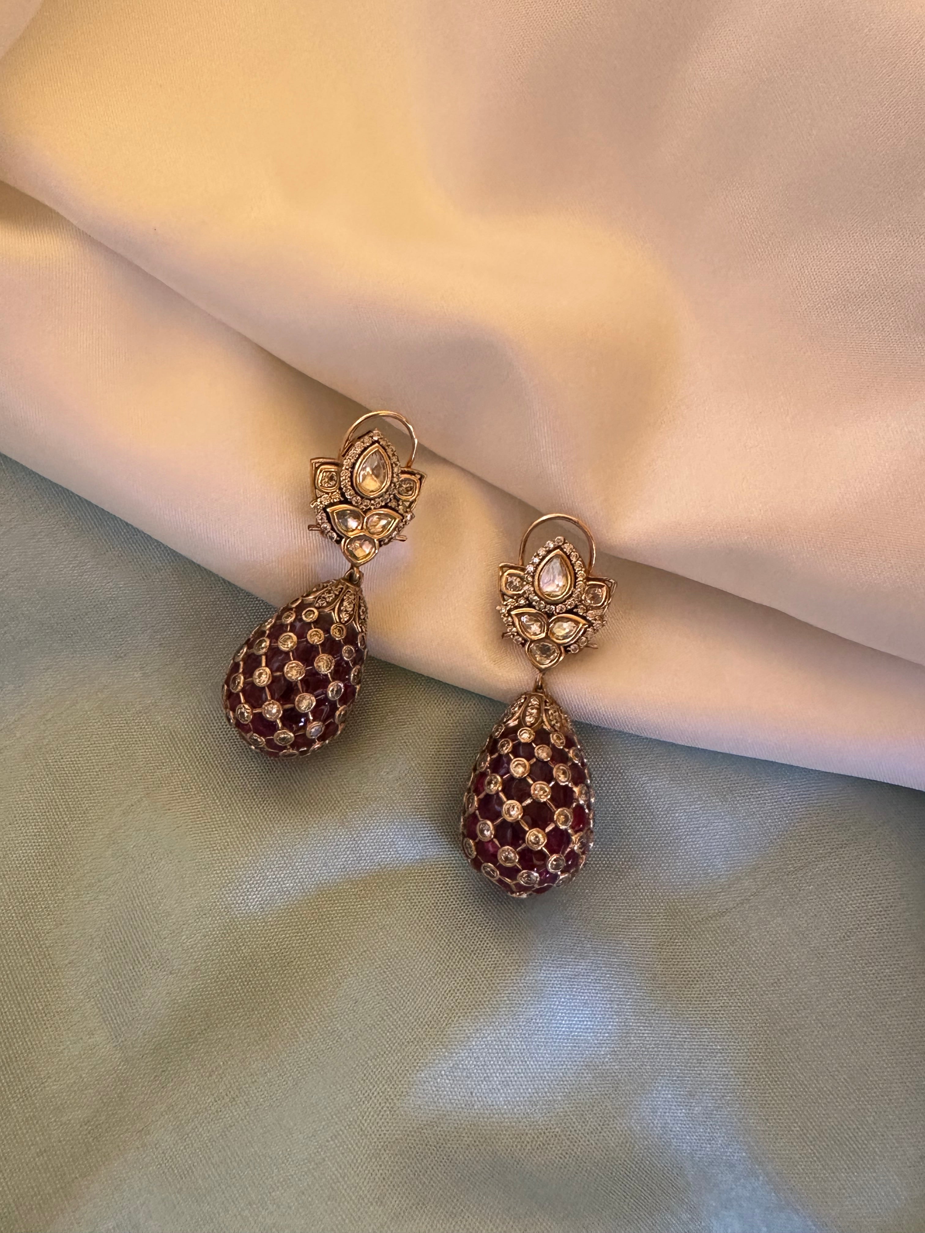 Hipoksi Earrings
