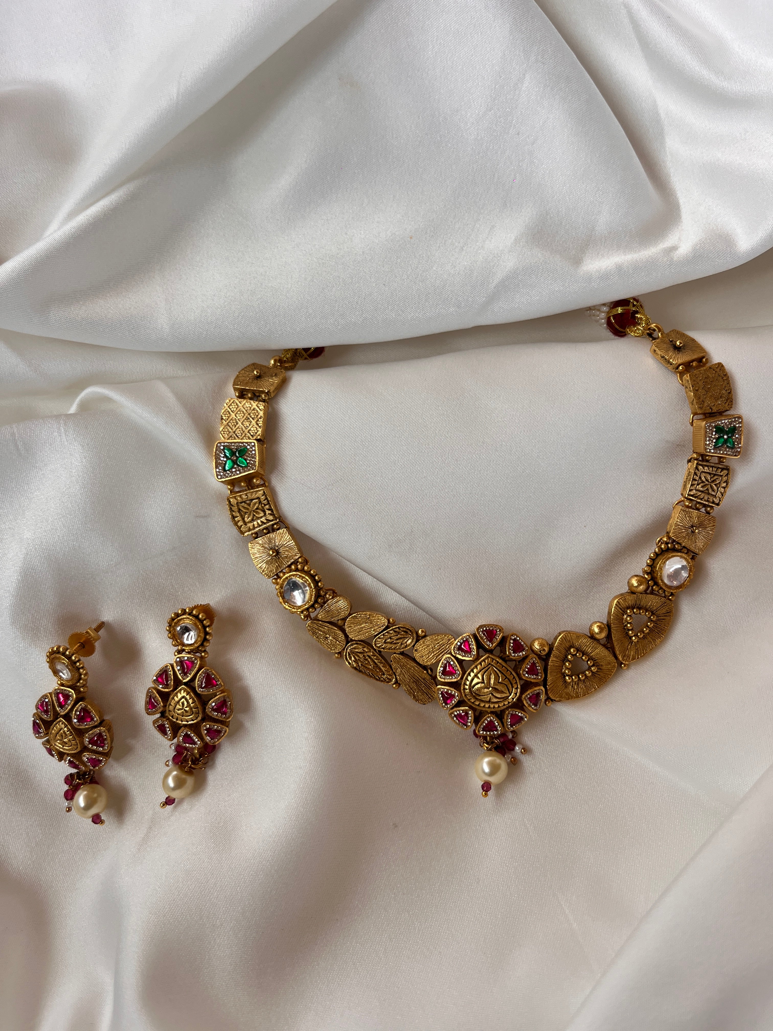 Antique Jewellery Set